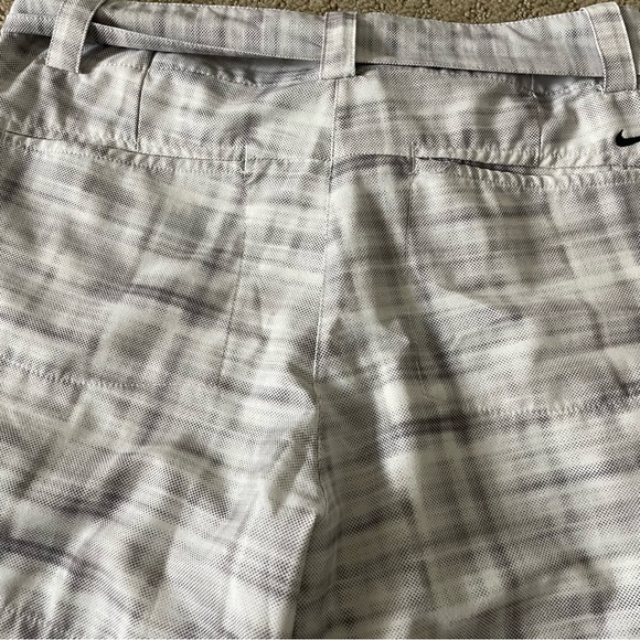 Nike golf shorts white and gray plaid - Picture 4 of 10